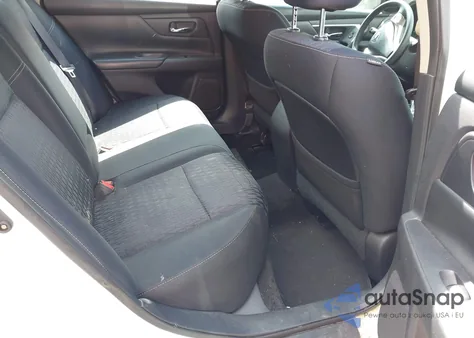 2016 Nissan Altima 2.5/2.5 S/2.5 Sl/2.5 Sr/2.5 Sv z USA, uszkodzony, nr VIN 1N4AL3APXGC248974